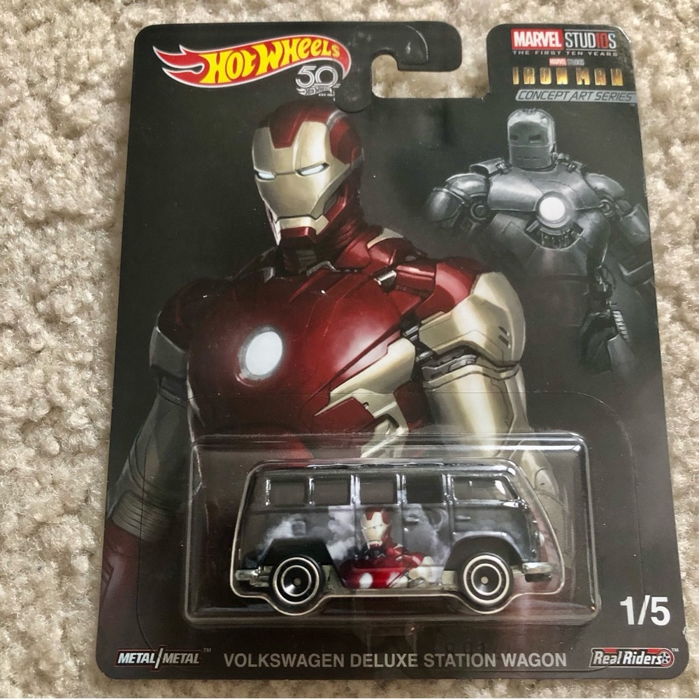 Hot Wheels Premium Marvel Studios Iron Man Volkswagen Deluxe Station Wagon